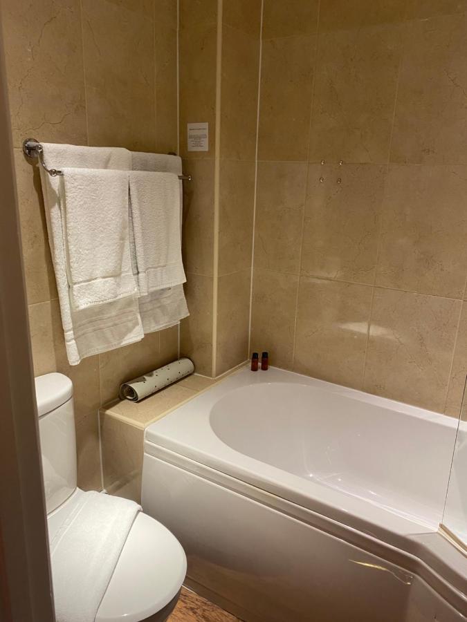 The Tudor Hotel 布里奇沃特 外观 照片