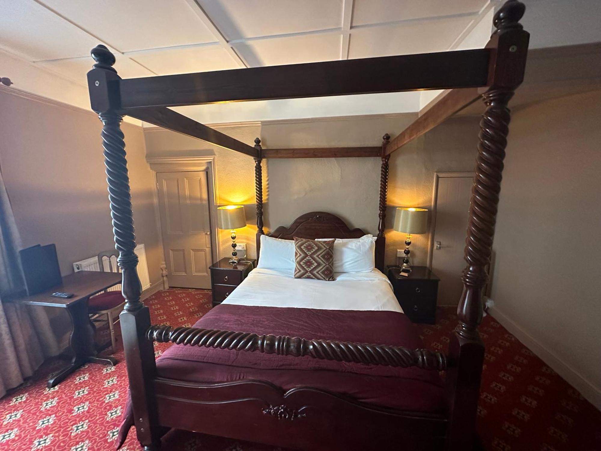 The Tudor Hotel 布里奇沃特 外观 照片