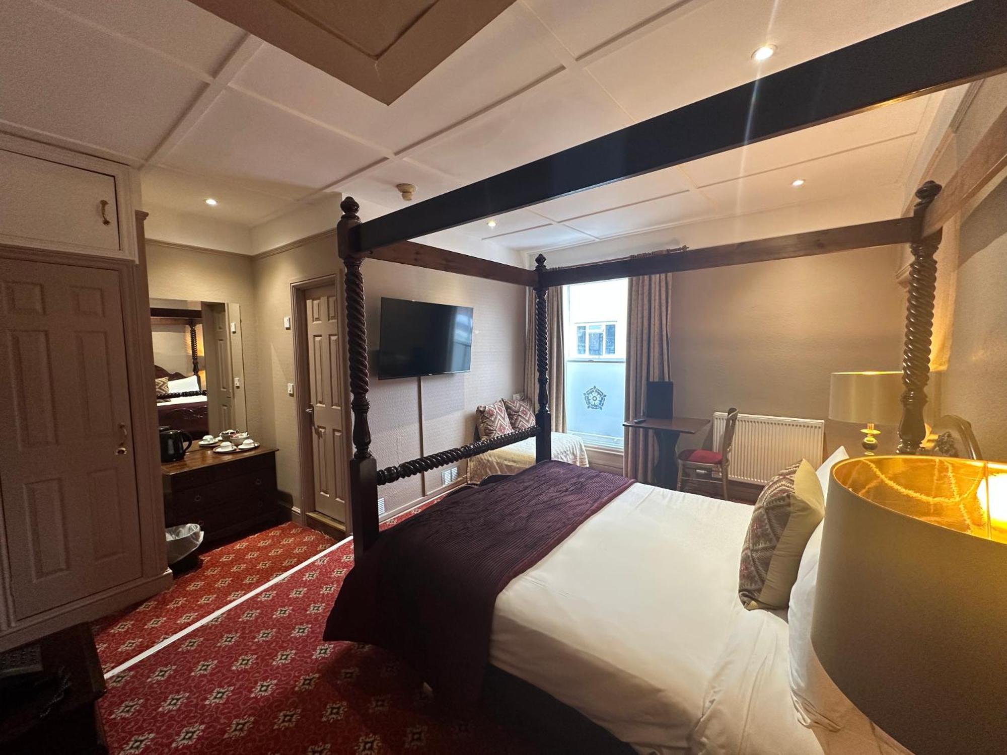 The Tudor Hotel 布里奇沃特 外观 照片